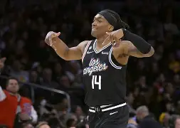 开云体育手机客户端下载-关于转会期NBA常规赛焦点战，山东男篮手感冰凉，信心回归，数据趋势出现新变化的信息